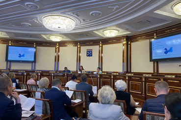 Представители работодателей, исполнительной власти Ленинградской области и Ленинградской Федерации Профсоюзов встретились для обсуждения социально-экономической ситуации в регионе.