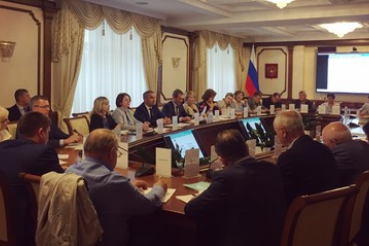 В Ленобласти обсудили социально-трудовые отношения
