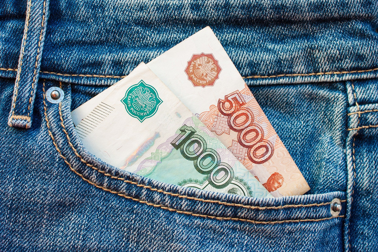 С 1 апреля 2021 года размер минимальной заработной платы в Ленинградской области составит 13 000 рублей