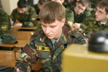 Спрос на военнослужащих превышает предложение более чем в 400 раз