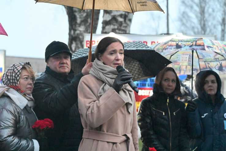 Провели ярмарку учебных мест «Фестиваль военных профессий — Герои среди нас!», посвящённую Дню Героев Отечества