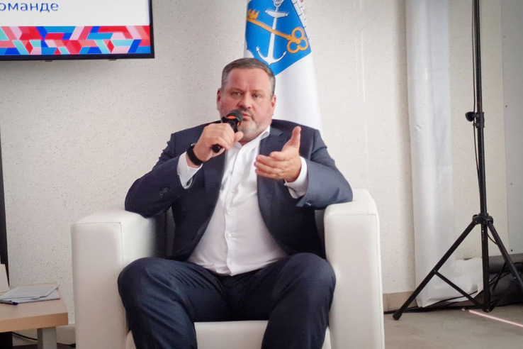 Завершился первый цикл встреч участников СВО и членов их семей с работодателями Ленинградской области