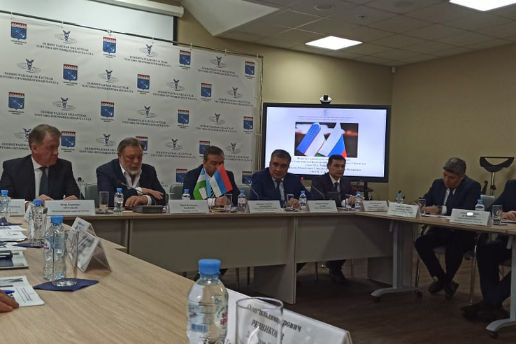 Делегация Узбекистана посетила Правительство ЛО и областную торгово-промышленную палату